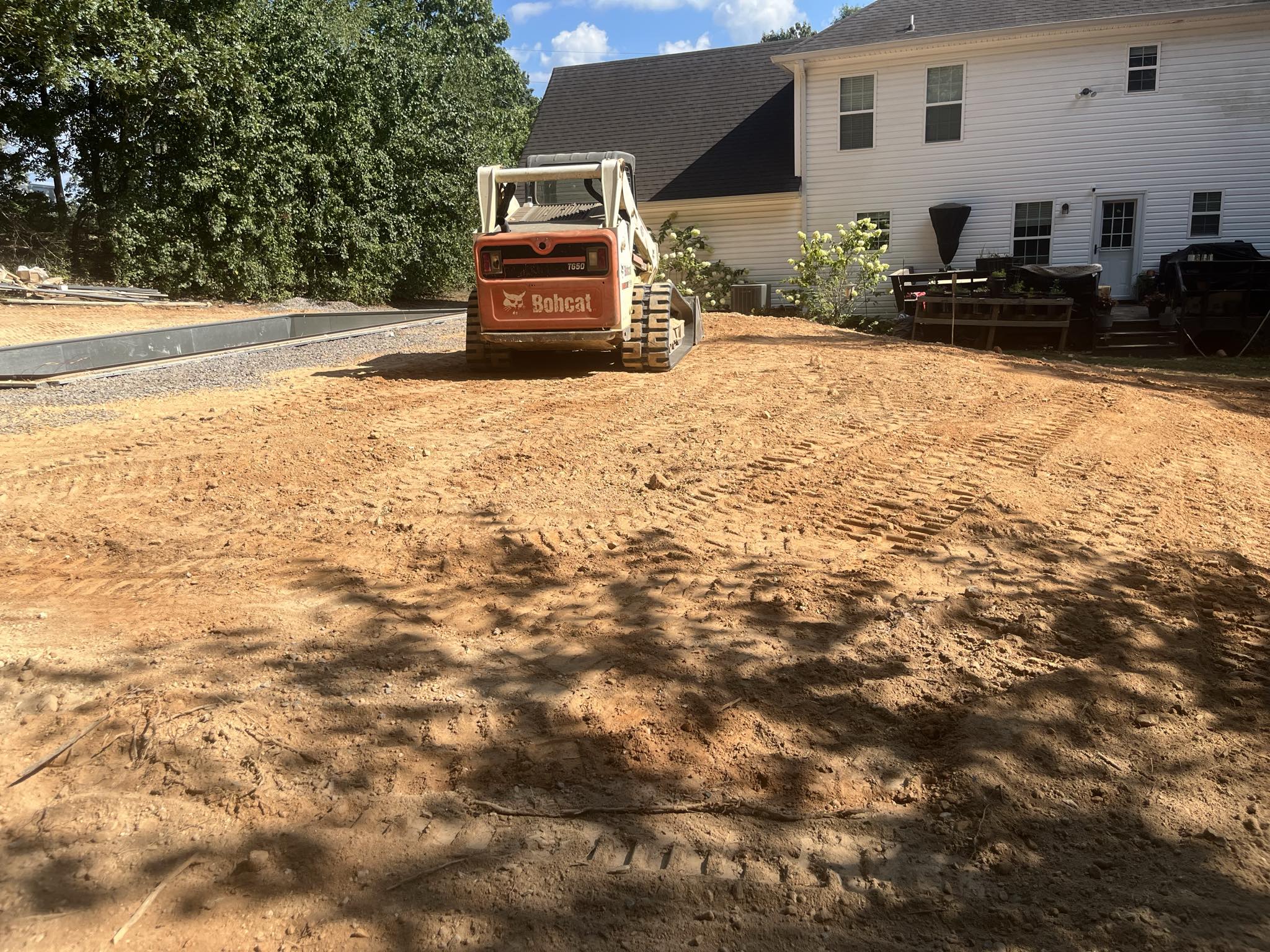 Land clearing and grading services Northeast Georgia - U.T.R. Groundworks heavy equipment at work